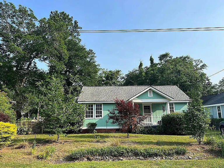 2061 Medway Rd — Photo 1
