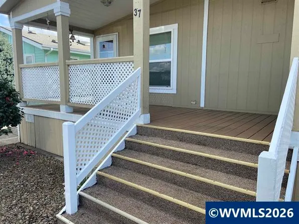 5422 Portland Rd NE Unit 37, Salem, OR 97305