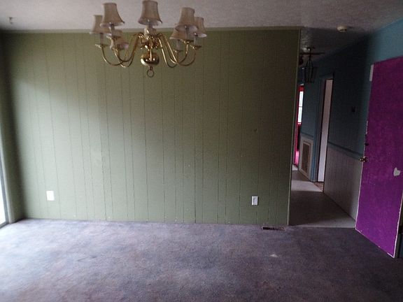 3rd image of 4019 Hillview Cir