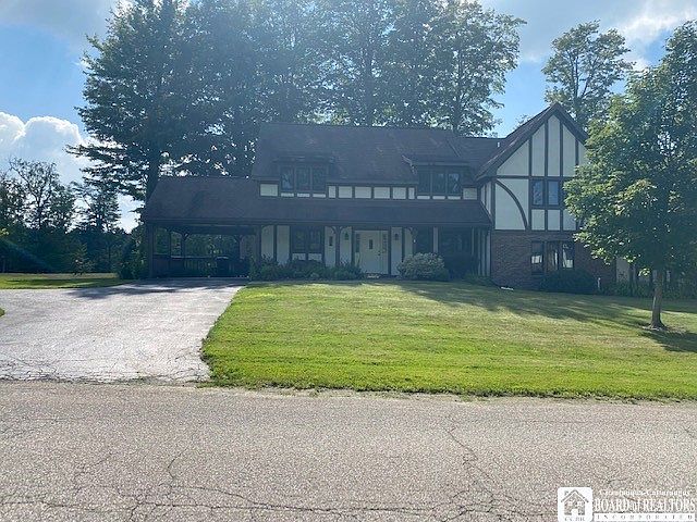 1st image of 8283 Canterbury Dr