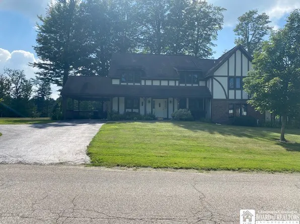 8283 Canterbury Dr, Clymer, NY 14724