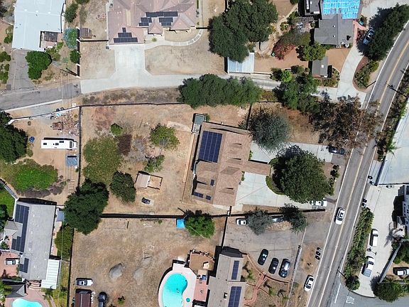 3rd image of 1249 La Cresta Blvd