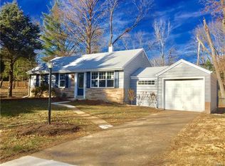 903 Elmont Ln, Saint Louis, MO 63126