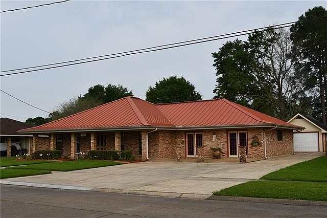 1st image of 1906 Hymel Dr