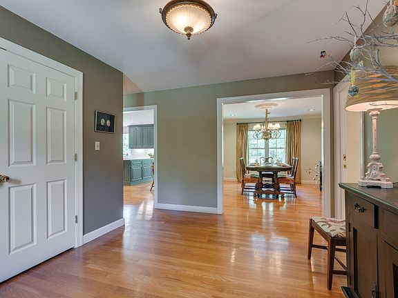 5th image of 1426 Mooresville Pike