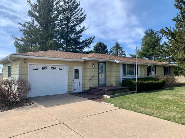 10275 E Stagecoach Trl, Warren, IL 61087