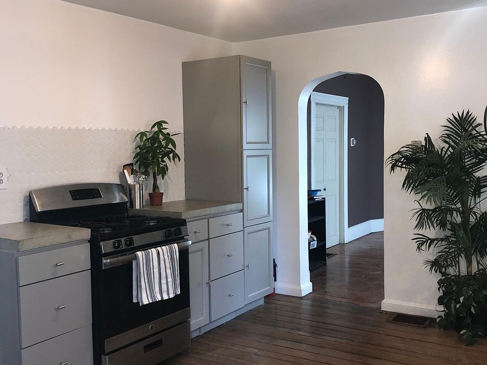 1st image of 2404 W 10th St #Lwr
