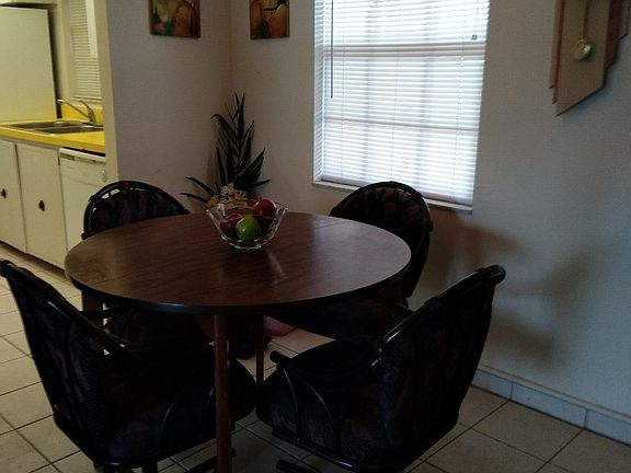 3rd image of 8693 Bardmoor Blvd APT 204