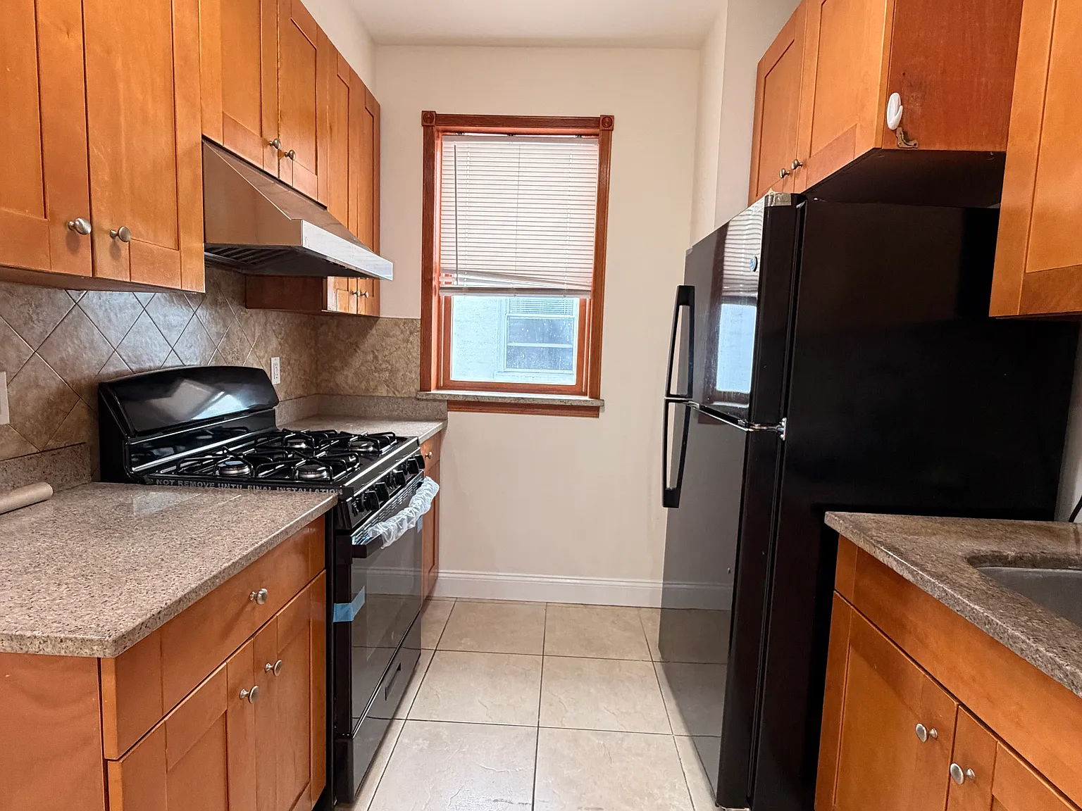 3 bed, 1200 sqft, $3,000 — Photo 4