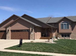 3400 S Sundrop Ave, Sioux Falls, SD 57110