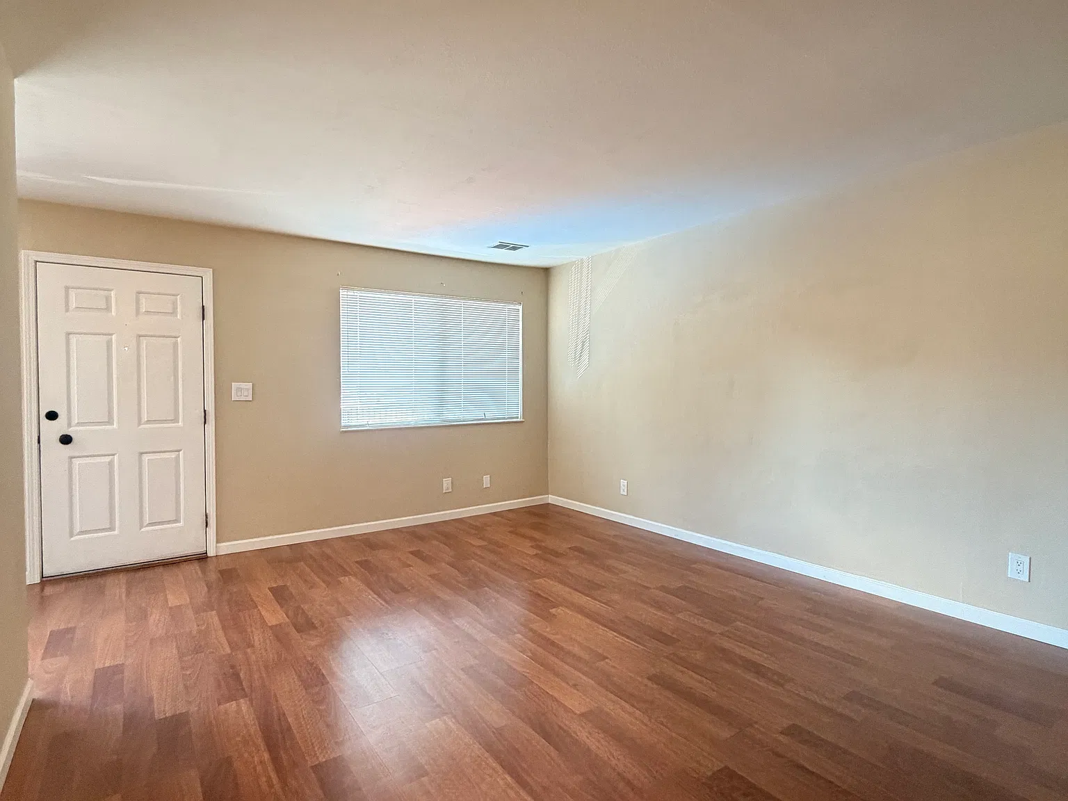 2 bed, 850 sqft, $1,650 — Photo 3