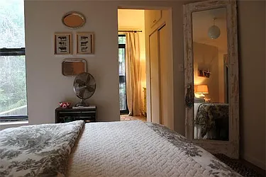 Rented by R New York