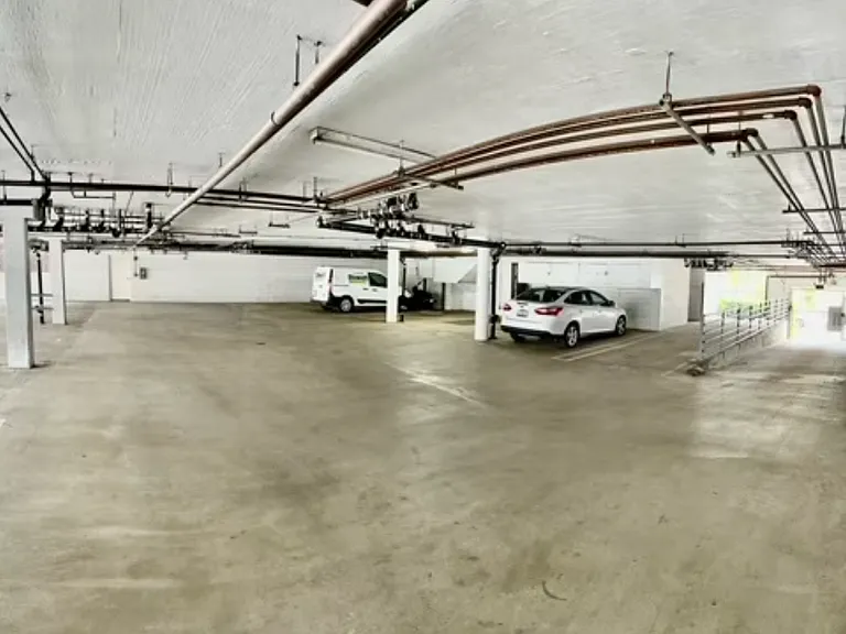 Wilcox Apartments — Photo 8