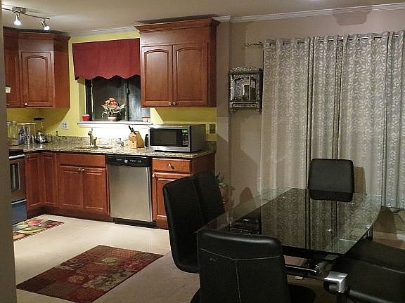 3rd image of 15 1st St APT 5