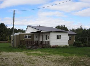 2389 River Rd, Gulliver, MI 49840