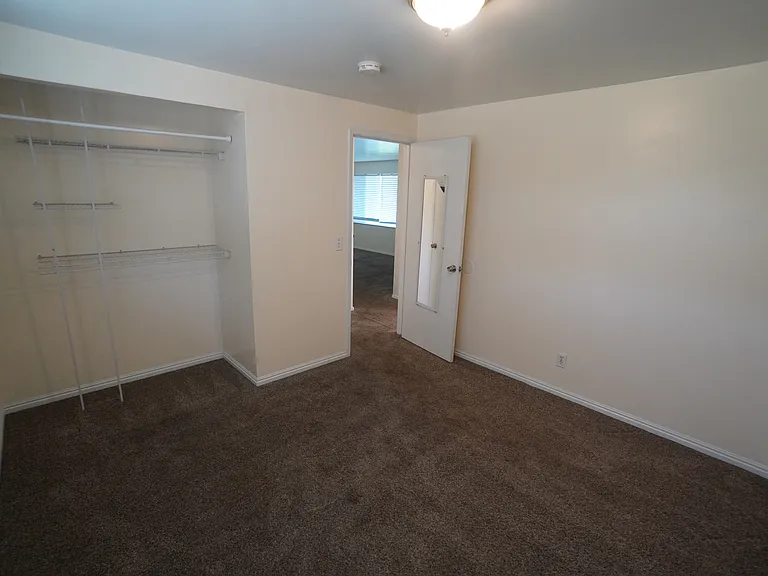 277 W 2300 N — Photo 12