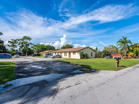 3rd image of 2181 Laura Ln