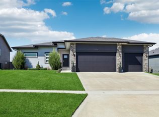 706 NE 57th St, Ankeny, IA 50021