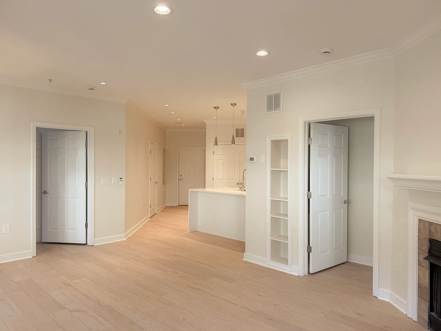 2 bed, 1135 sqft, $3,000 — Photo 4
