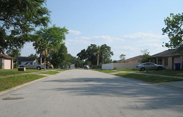 2nd image of 2102 Agate St