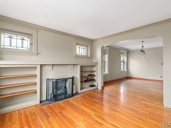 3rd image of 4954 Bancroft Ave