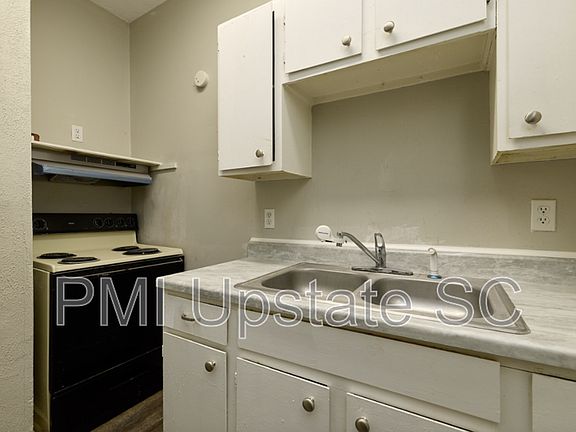 3rd image of 181 N Fairview Ave Unit C