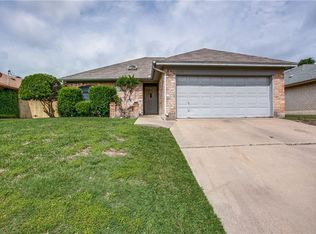 6212 Aires Dr, Arlington, TX 76001