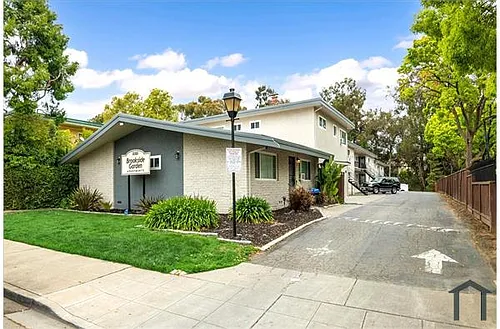 22322 Center St Photo 1