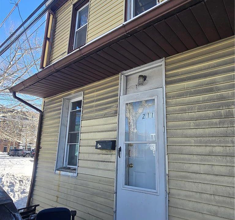 1st image of 211 Columbia St