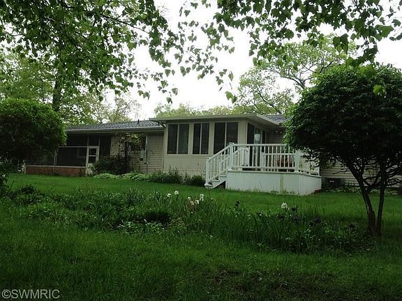 5th image of 8669 Aitken St