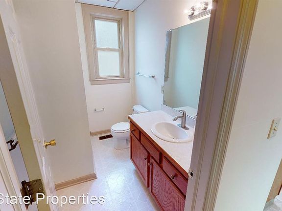 3rd image of 93 W Norwich Ave