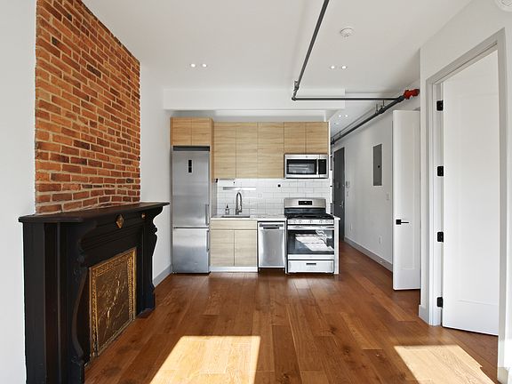 3rd image of 1187 Dean St #3