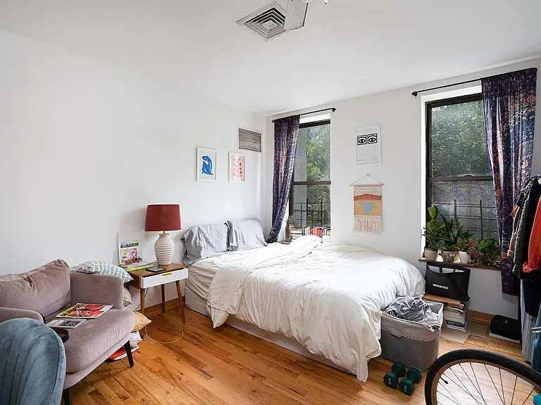 1596 Lexington Ave #4A — Photo 3