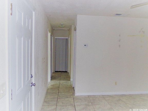 3rd image of 3711 NE 11th Ter