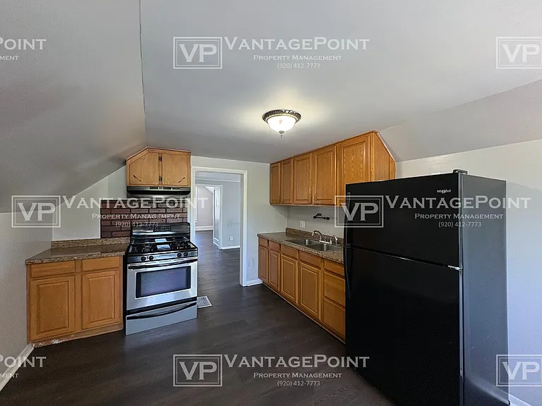 945 Velp Ave — Photo 3