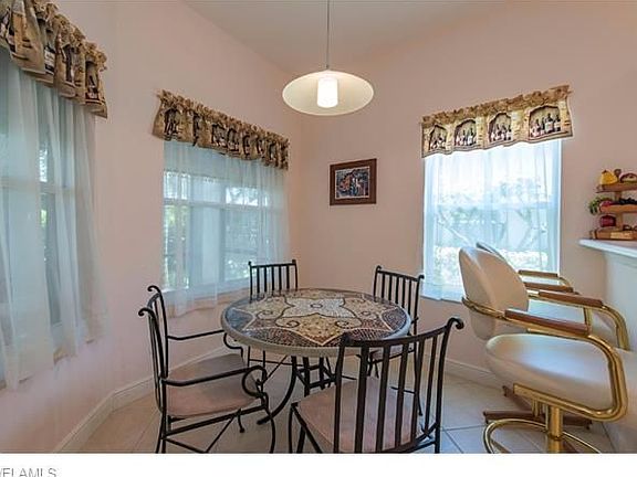 5th image of 833 Vistana Cir