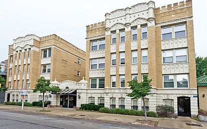 1st image of 4240 N Clarendon Ave APT 401S