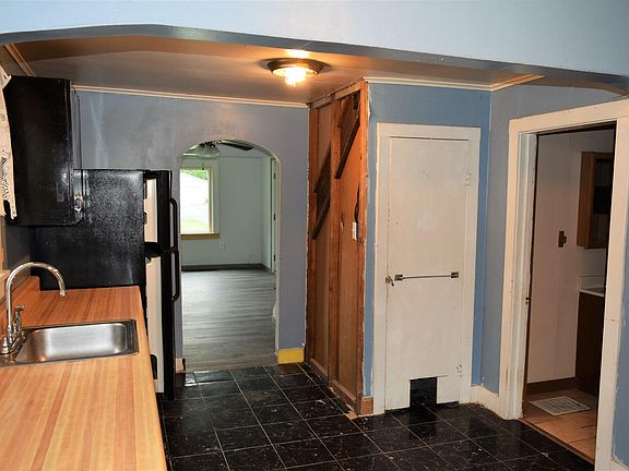 5th image of 1707 Florence Ave