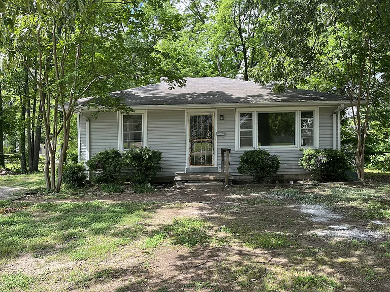 438 Lennanwood Ave — Photo 1