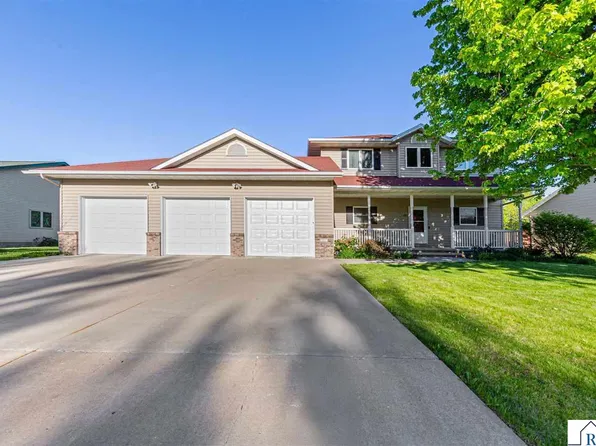 227 Woodhaven Ln, Mankato, MN 56001