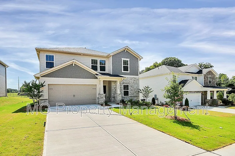 5 bed, 3.0 bath, 2725 sqft, $3,200 — Photo 2