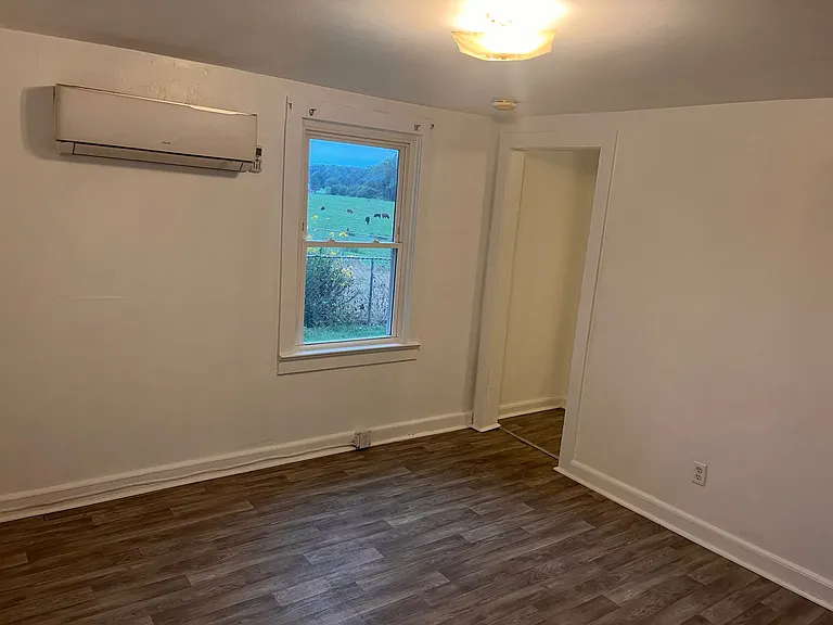 18147 Point Lookout Rd — Photo 6