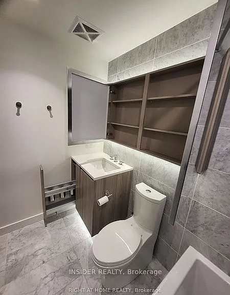 95 McMahon Dr #605 — Photo 6