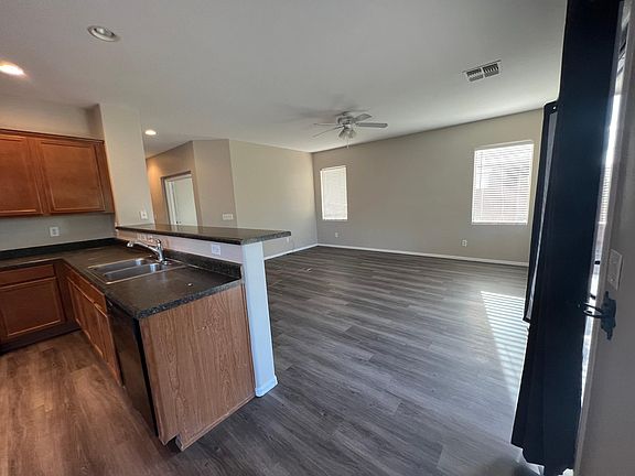 3rd image of 1538 E Cassia Ct