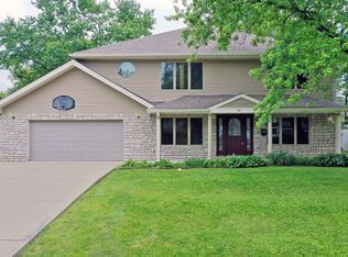 21 Johnathan Rd, Lake Zurich, IL 60047