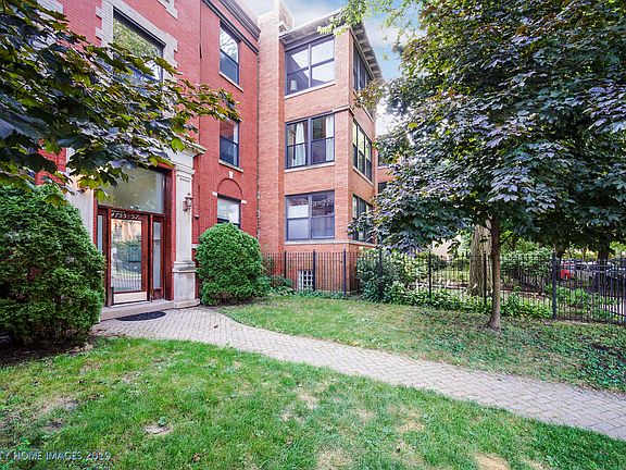 5th image of 4755 N Malden St APT 3S