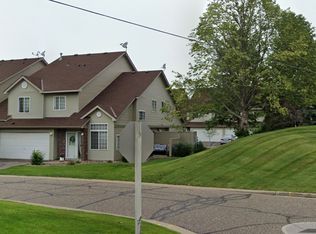 2456 Oakridge Cir, Hudson, WI 54016