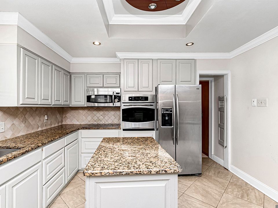 1st image of 3972 Edgemont Dr