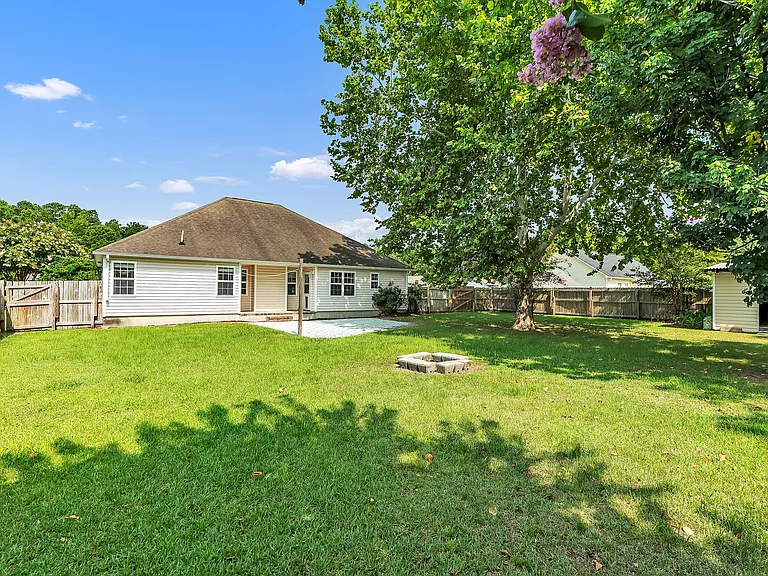403 Arabian Ln — Photo 42