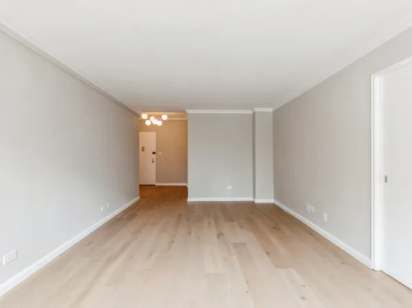 420 East 72nd Street image 12 of 15